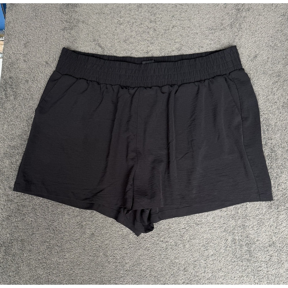 Torrid Black Smocked Elastic Waist Pull On Shorts Plus Size 3 3X Relaxed Pockets